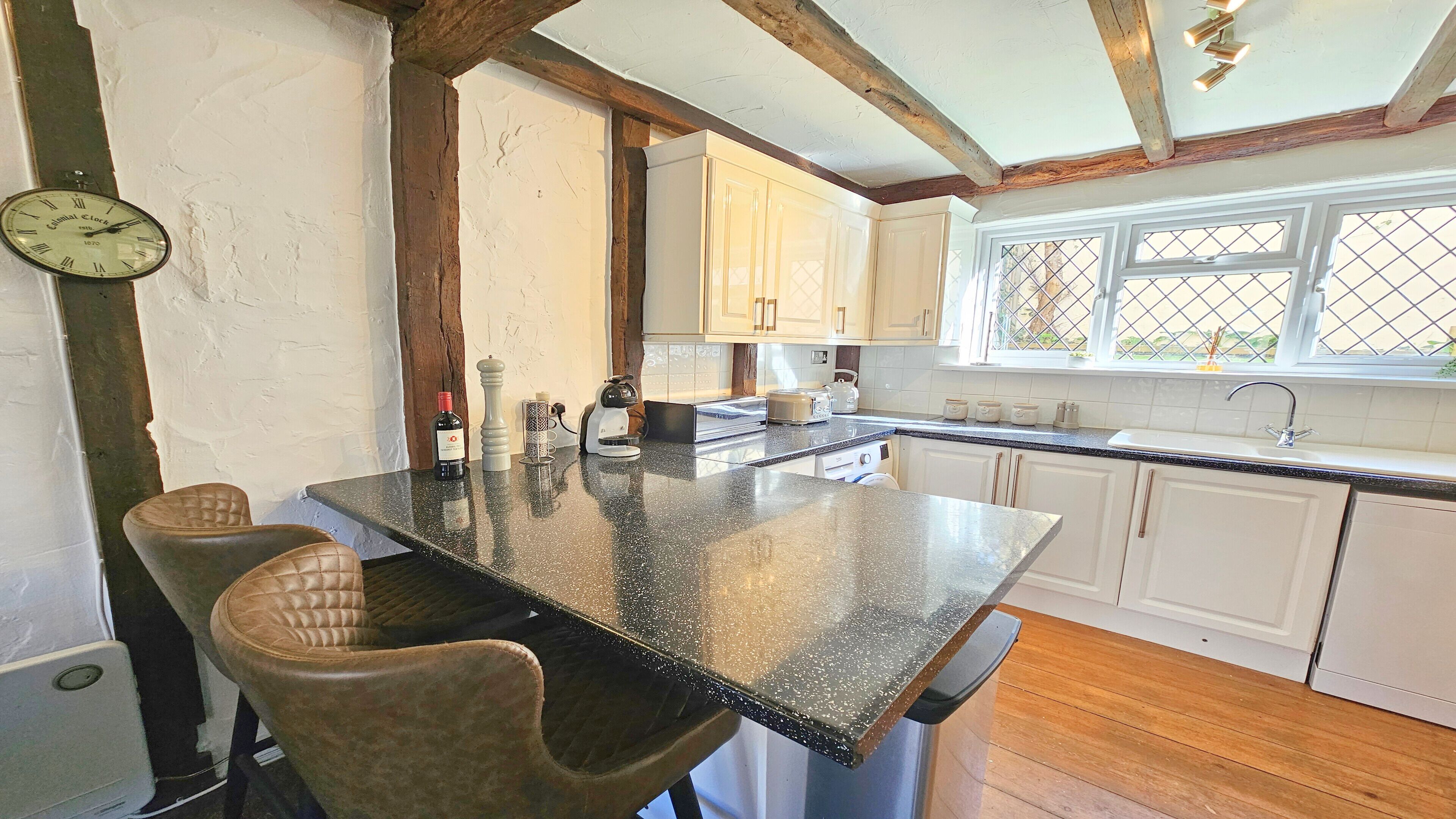 Cottage (2 Bedrooms) | Interior