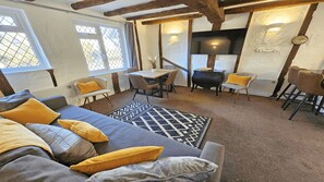 Cottage (2 Bedrooms) | Interior