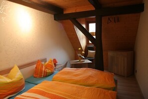 2 chambres, lit parapluie, Wi-Fi, draps fournis