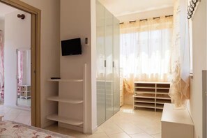 4 habitaciones, tabla de planchar con plancha y wifi gratis 