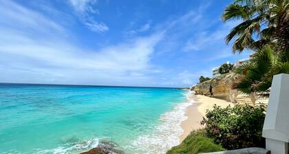 Villa Breeze 2-bedroom condo in welcoming Cupecoy with WiFi, fitness room, AC