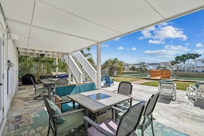 Outdoor dining - Paws & Relax! 6BR-WATER VIEW-GAMEROOM-PETS OK (North Myrtle Beach)
