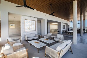 Interior - D'Vine Escape: Luxury Condo in Romantic Zone (Puerto Vallarta)