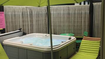 Bain à remous intérieur