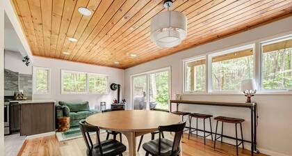 Modern, Serene Cabin with Outdoor Fireplace in Kerhonkson