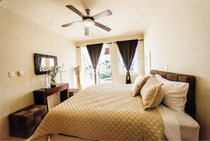 2 slaapkamers, een strijkplank/strijkijzer, reisbedje, gratis wifi