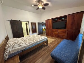 1 bedroom, in-room safe, free WiFi, bed sheets - Tamarindo Beachfront Apartment – Pool access, Sea Views, Private Deck & Firepit (Tamarindo)