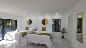 4 chambres, coffres-forts dans les chambres, bureau