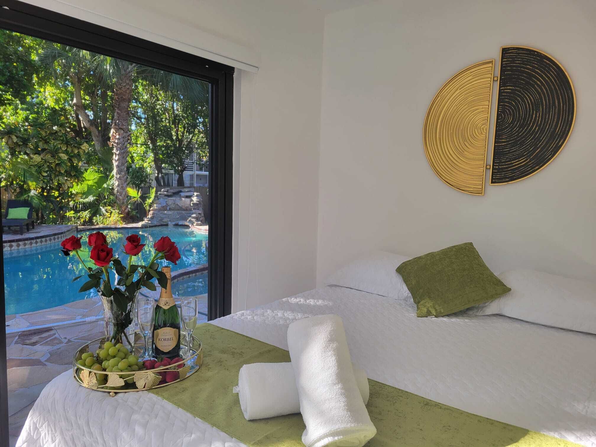 4 bedrooms, in-room safe, desk, iron/ironing board
