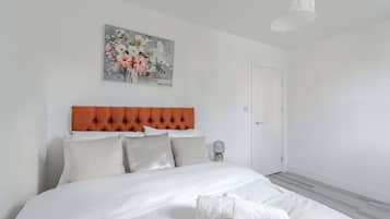 2 bedrooms, iron/ironing board, WiFi, bed sheets