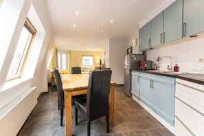 Dining - Apartment in Blankenberge Near Beach (Blankenberge)