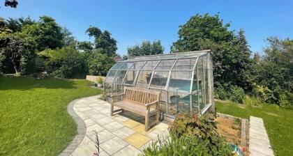 Bungalow with distant sea views