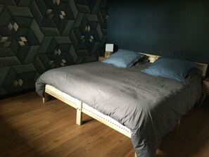 3 bedrooms, iron/ironing board, travel crib, WiFi