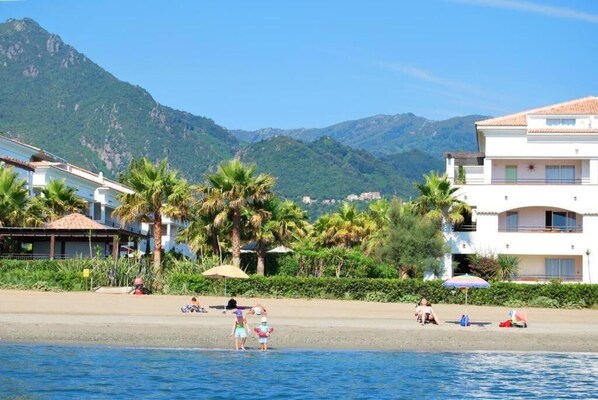 Beach - Apartment in residence with swimming pool and private beach (San-Nicolao)