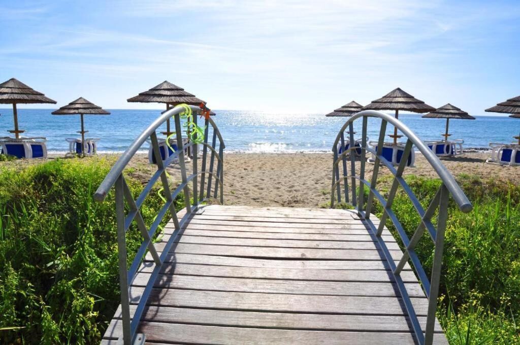Beach nearby, beach towels