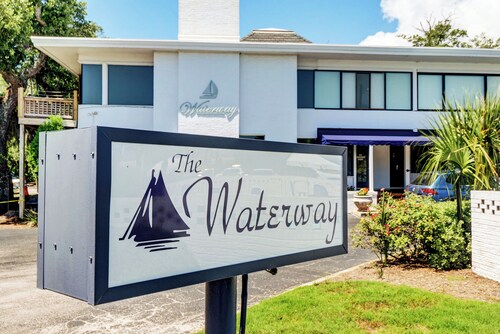 Stylish Studio Near Wrightsville Beach | Pool, Elevator, Walk to Dining