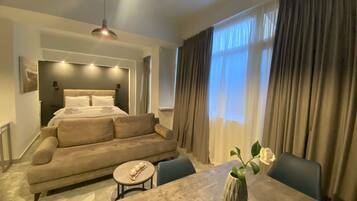 1 bedroom, desk, iron/ironing board, free WiFi