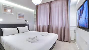 1 bedroom, desk, iron/ironing board, free WiFi