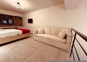 1 bedroom, desk, iron/ironing board, free WiFi