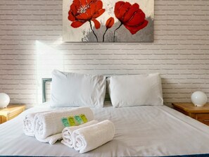 2 bedrooms, iron/ironing board, free WiFi, bed sheets