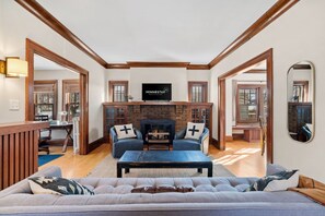 TV, books, music library, stereo