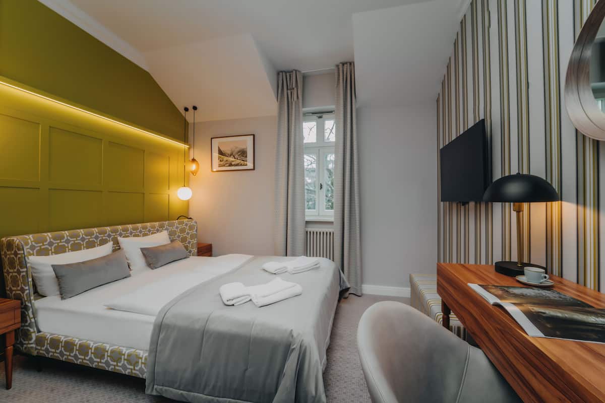 Klassiek appartement | 1 slaapkamer, een kluis op de kamer, een bureau, gratis wifi