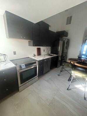 Microwave, oven, stovetop, dishwasher - Panoramic Mountain Home Retreat (Pikeville)