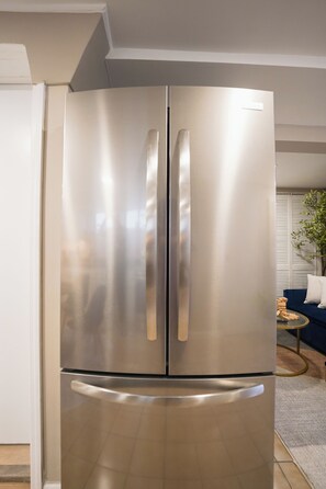 Interior - Cozy and BRAND NEW 2-bedroom unit in Elizabeth; 3 min.from NYC train and airport (Elizabeth)