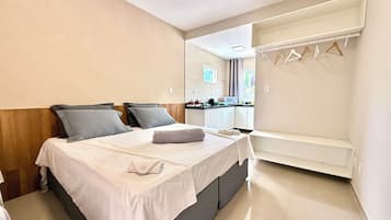 Deluxe Triple Room | Free WiFi, bed sheets
