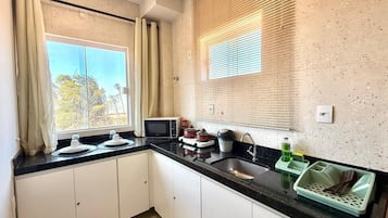 Luxury Triple Room, Sea View | Laptop workspace, free WiFi, bed sheets