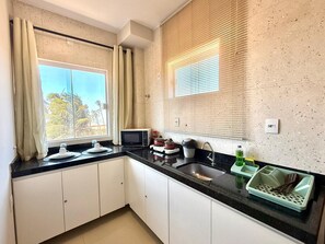 Luxury Triple Room, Sea View | Laptop workspace, free WiFi, bed sheets