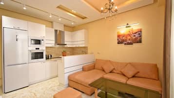 2 bedrooms, blackout curtains, iron/ironing board, free WiFi