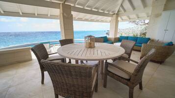 Villa, 4 Bedrooms, Smoking, Terrace | Dining room