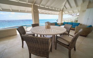 Vila, 4 quartos, para fumantes, terraço | Sala de jantar