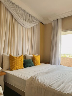 1 bedroom, desk, iron/ironing board, WiFi