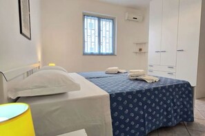 3 chambres, fer et planche à repasser, draps fournis