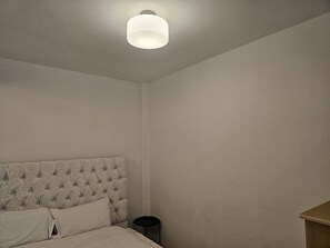 1 bedroom, internet, bed sheets