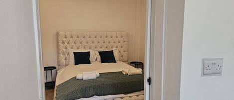 1 soverom, internettilgang og sengetøy