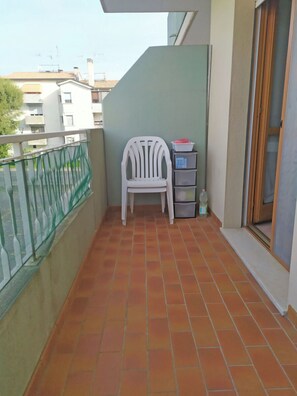 Studio, plusieurs chambres, balcon, vue sur la ville | Balcon
