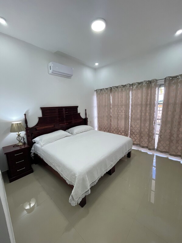 2 soverom, strykejern/-brett, wi-fi (inkludert) og sengetøy