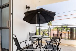 Outdoor dining - Cozy 2-bedroom apartment in charming Tequila with WiFi, AC (Tequila)