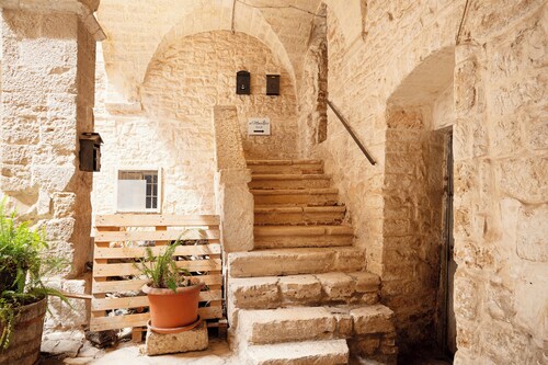 Ex Monastero in Centro Storico a Bitetto, 3 Bedrooms, Free Wi-Fi.