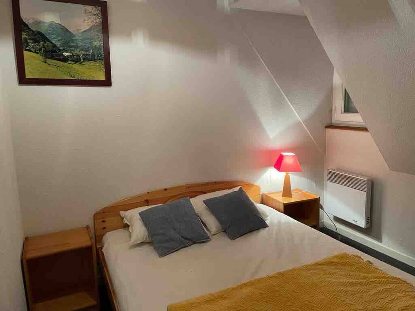 4 bedrooms, iron/ironing board, WiFi