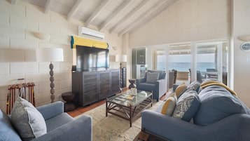 Villa, 3 Bedrooms, Smoking, Terrace | Living room