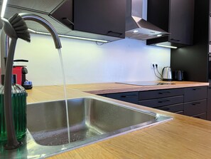 Fridge, microwave, oven, stovetop - Downtown Apartment (Kavala)