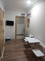 Standard Studio, 1 Bedroom | Living area