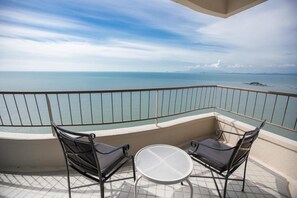 Studiosuite – deluxe, delvis sjøutsikt | Terrasse/patio