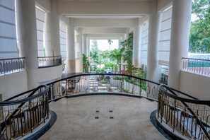 Interior - Rainbow Paradise Beach Resort by LWE (George Town)