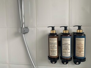 Een douche, een haardroger