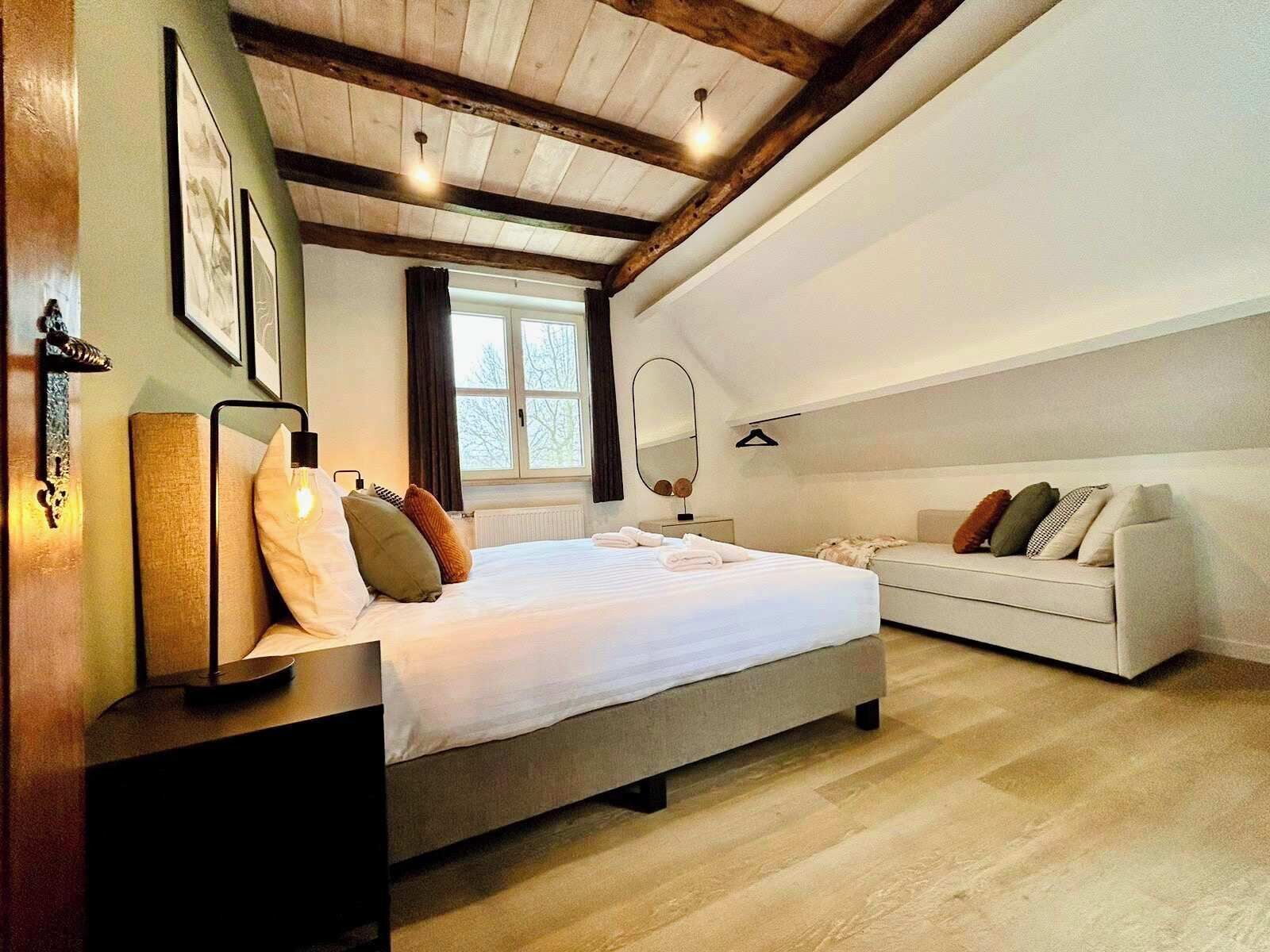 5 chambres, bureau, fer et planche à repasser, Wi-Fi